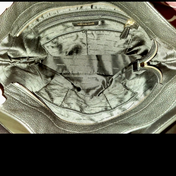 Michael Kors Evie Should Bag - Picture 4 of 4